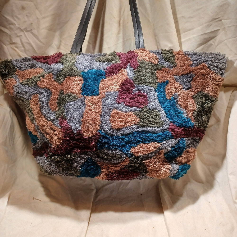 Zara Basic Rug Tote - image 7